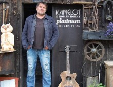 Jubilant Roman Horký s Kamelotem bilancuje na Platinum Collection a přidal i nové písně